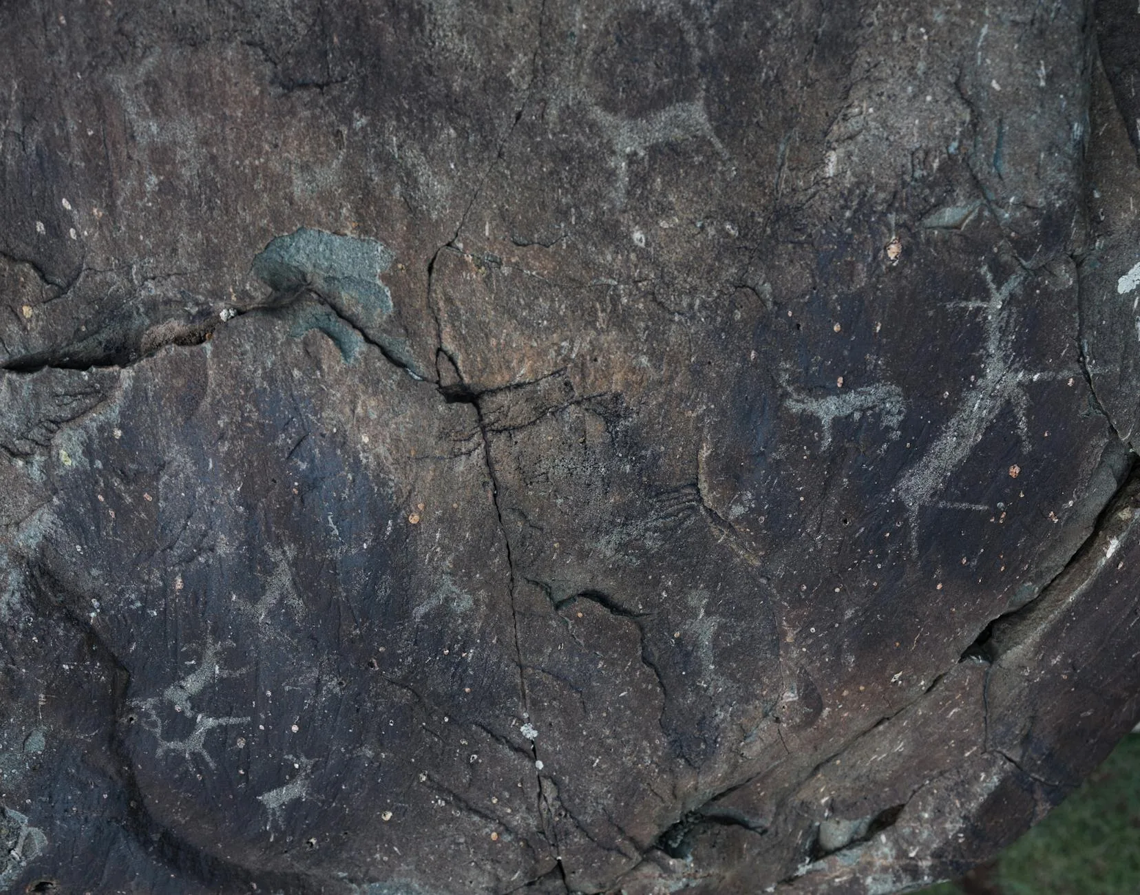 Un site prehistorique d'exception : 6 000 ans de mémoire gravée