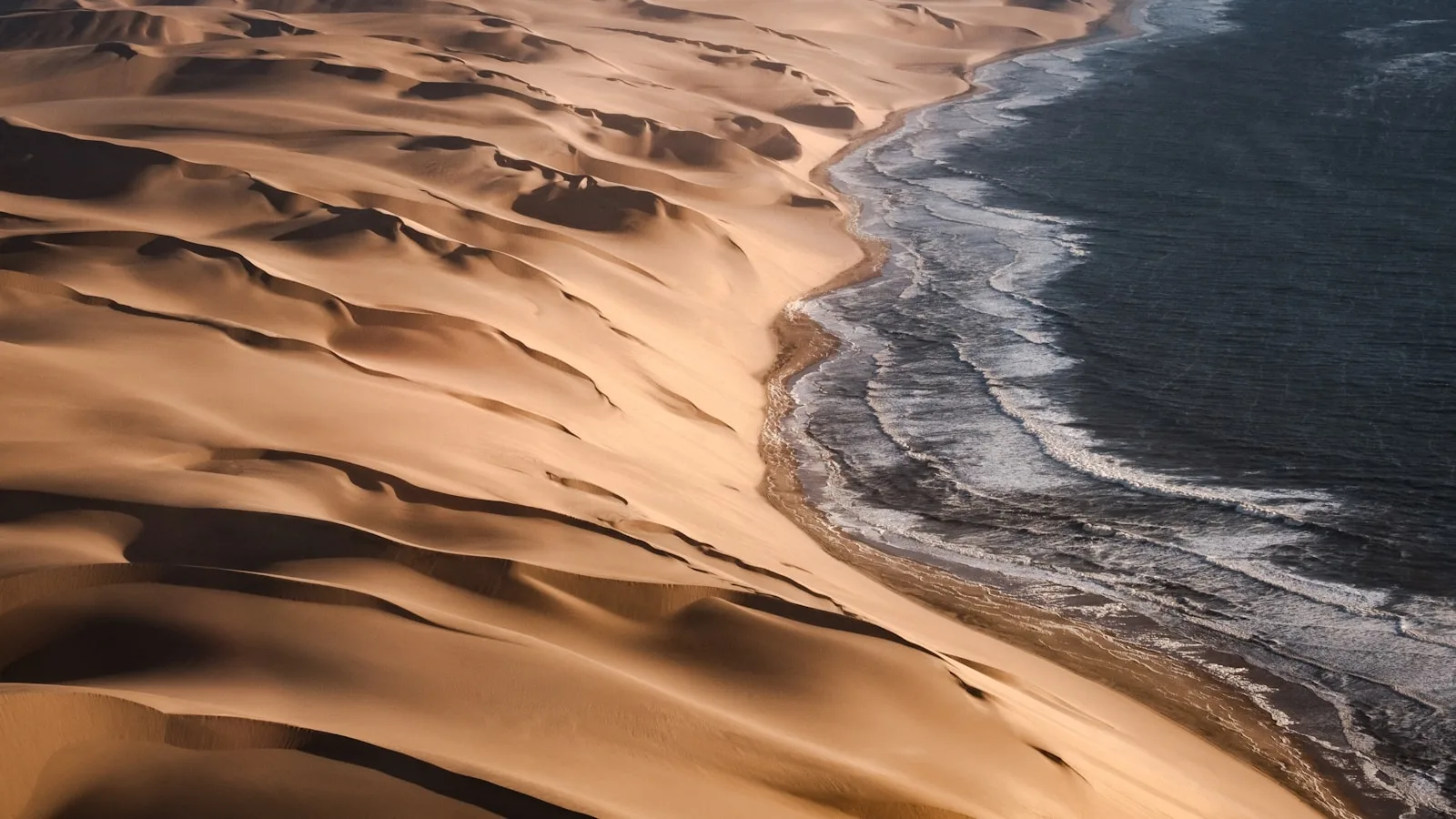 ️ Sandwich Harbour : là où les dunes plongent dans l'Atlantique